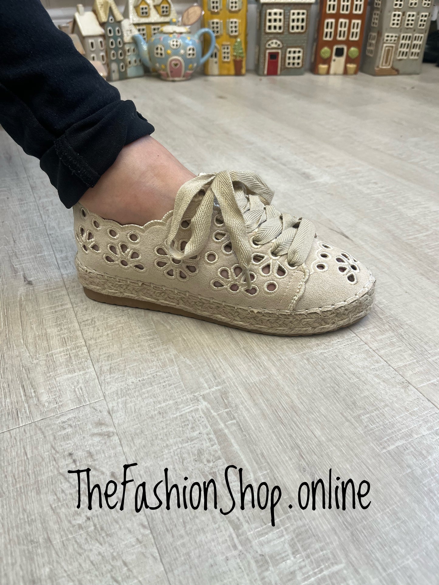 Cally beige cut out espadrille trainers sizes 3-8 (36-41)