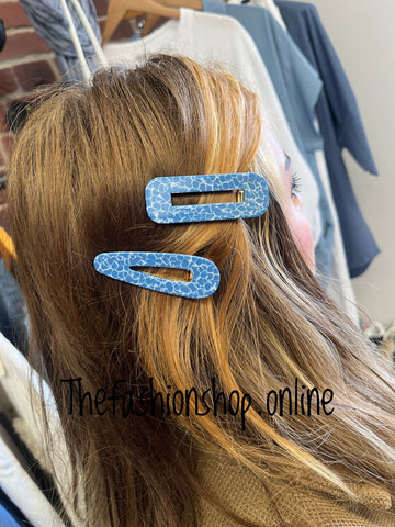 Red Cuckoo blue hair clip twin pack