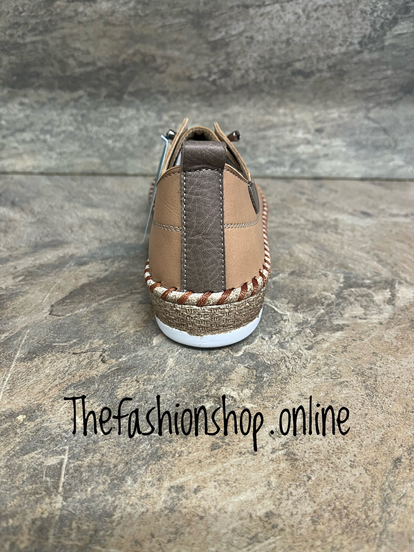 Ivy sand leather pump sizes 4-9 (37-42)