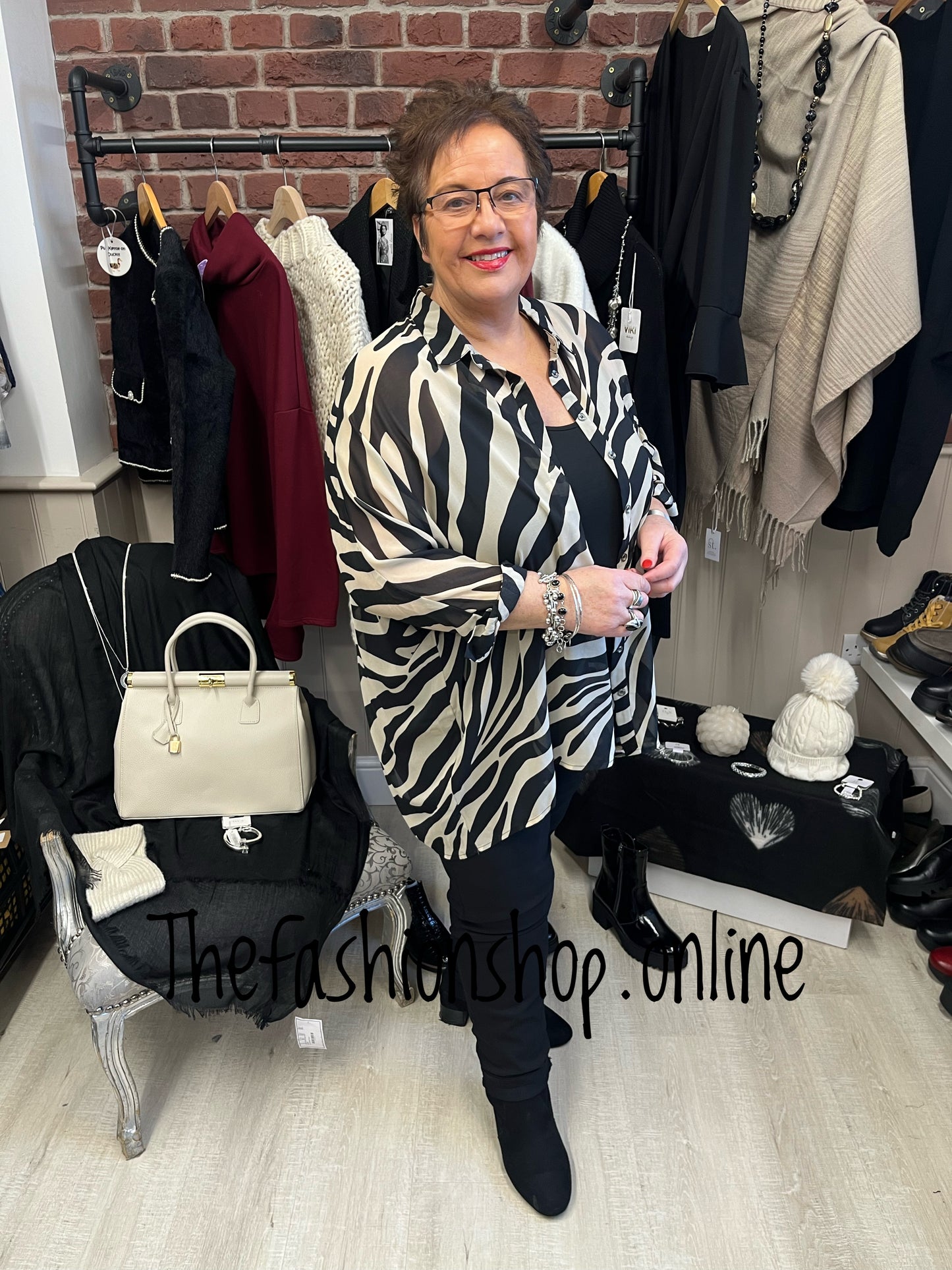 Saloos mocha and black oversized blouse with vest sizes 10-22