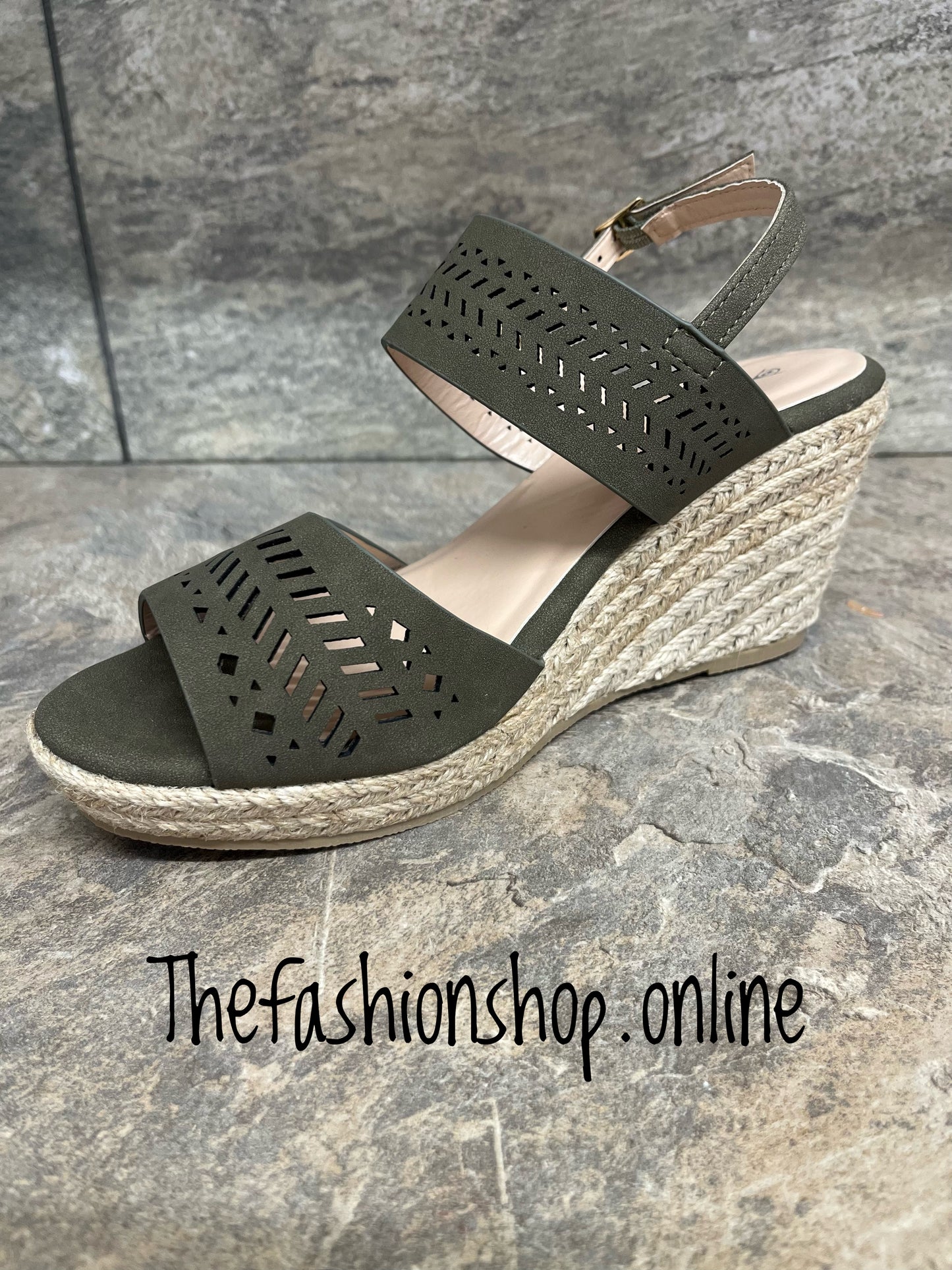 Cece Khaki wedge 3-8