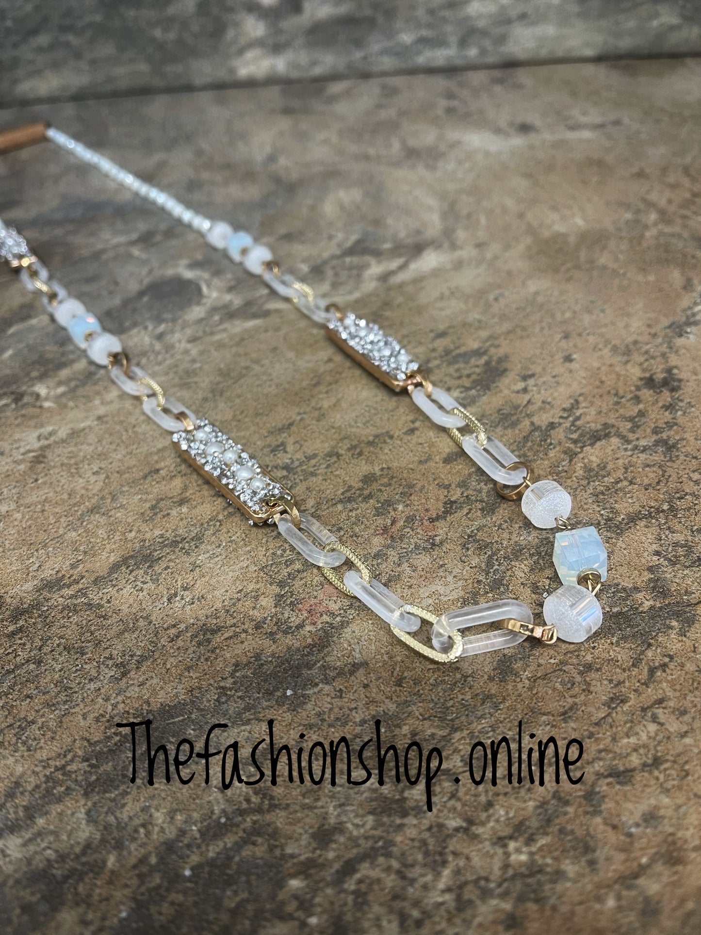 White pearl sparkle necklace
