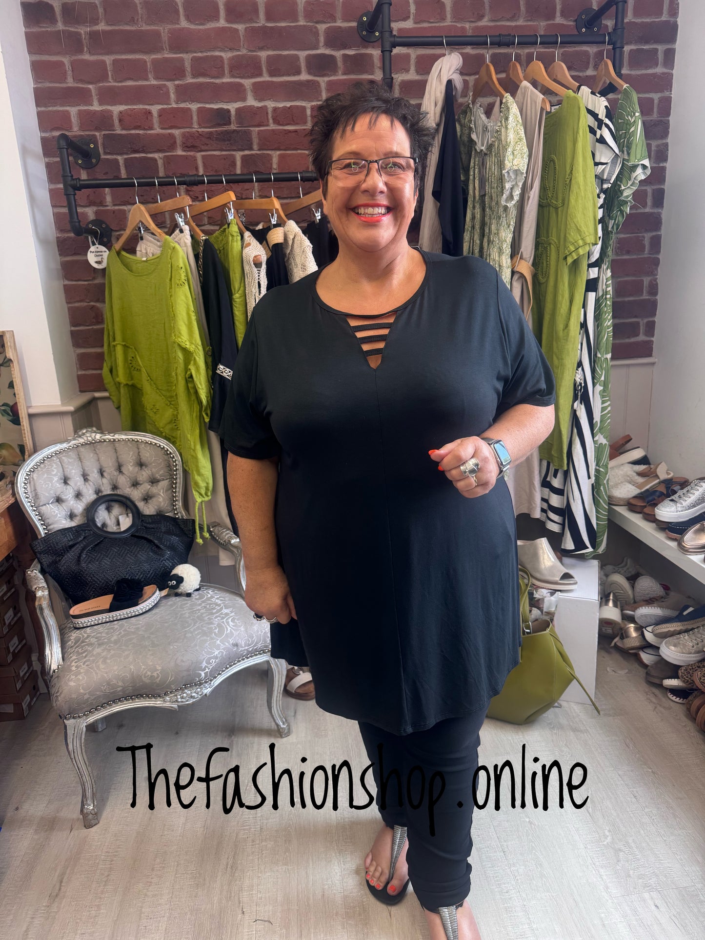 Katelyn black ladder v neck top 16-22