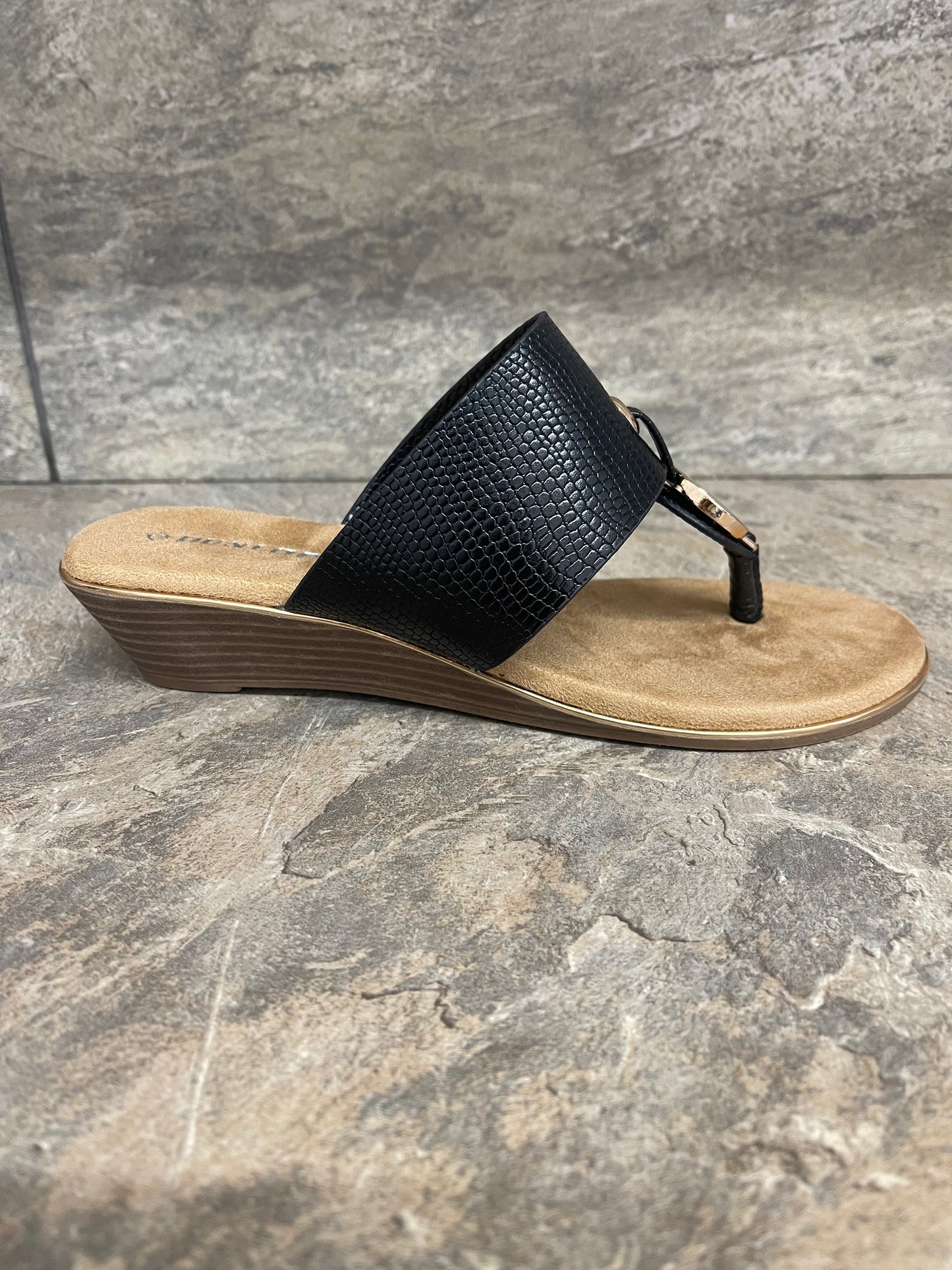 Terasa black toe post wedge sizes 3-8