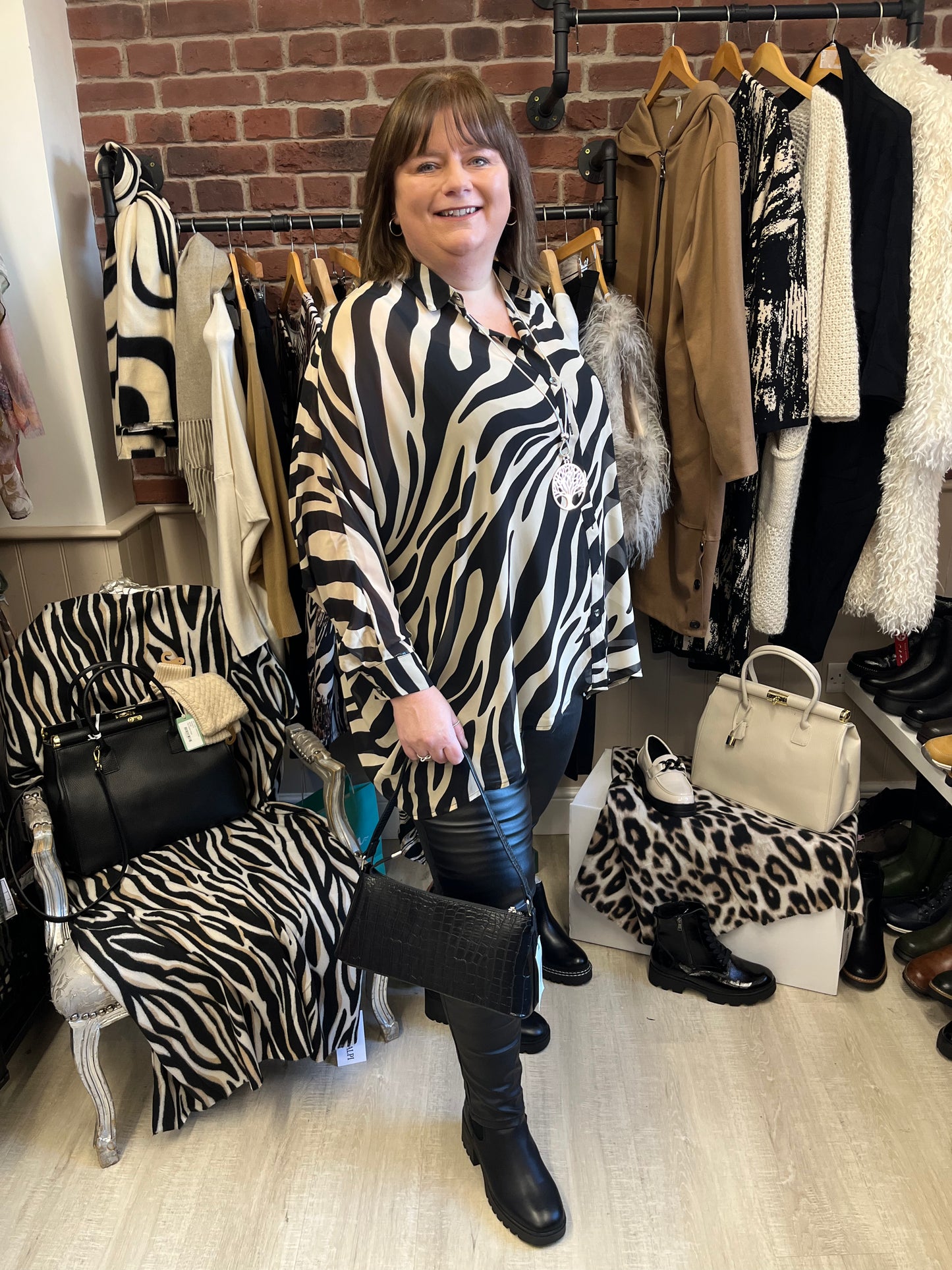 Saloos mocha and black oversized blouse with vest sizes 10-22