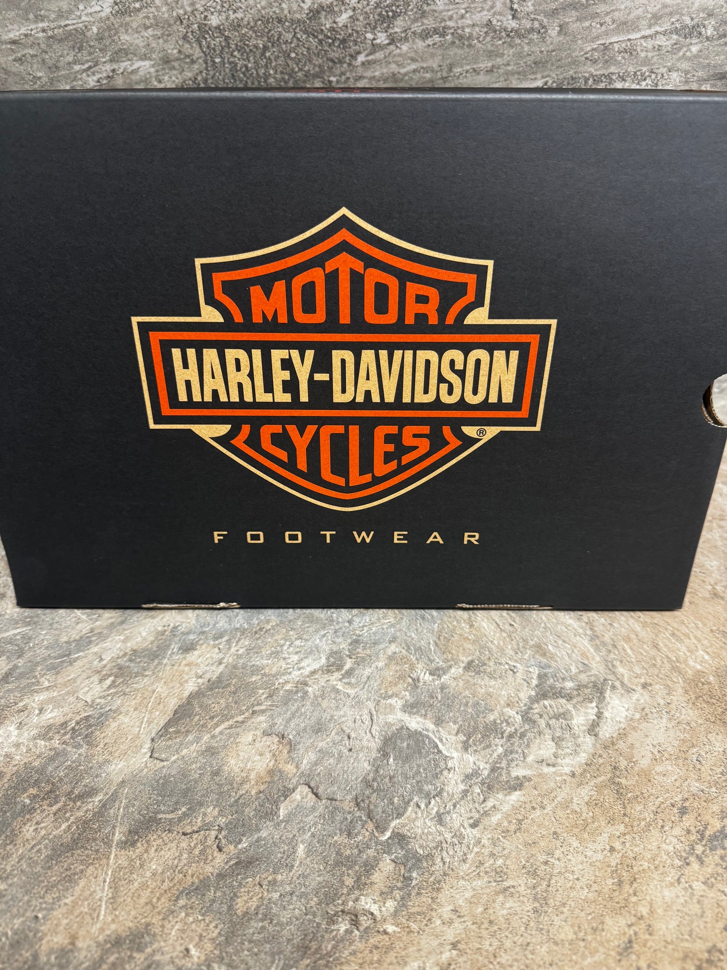 Harley-Davidson leather boot with heel sizes 3.5 to 7.5