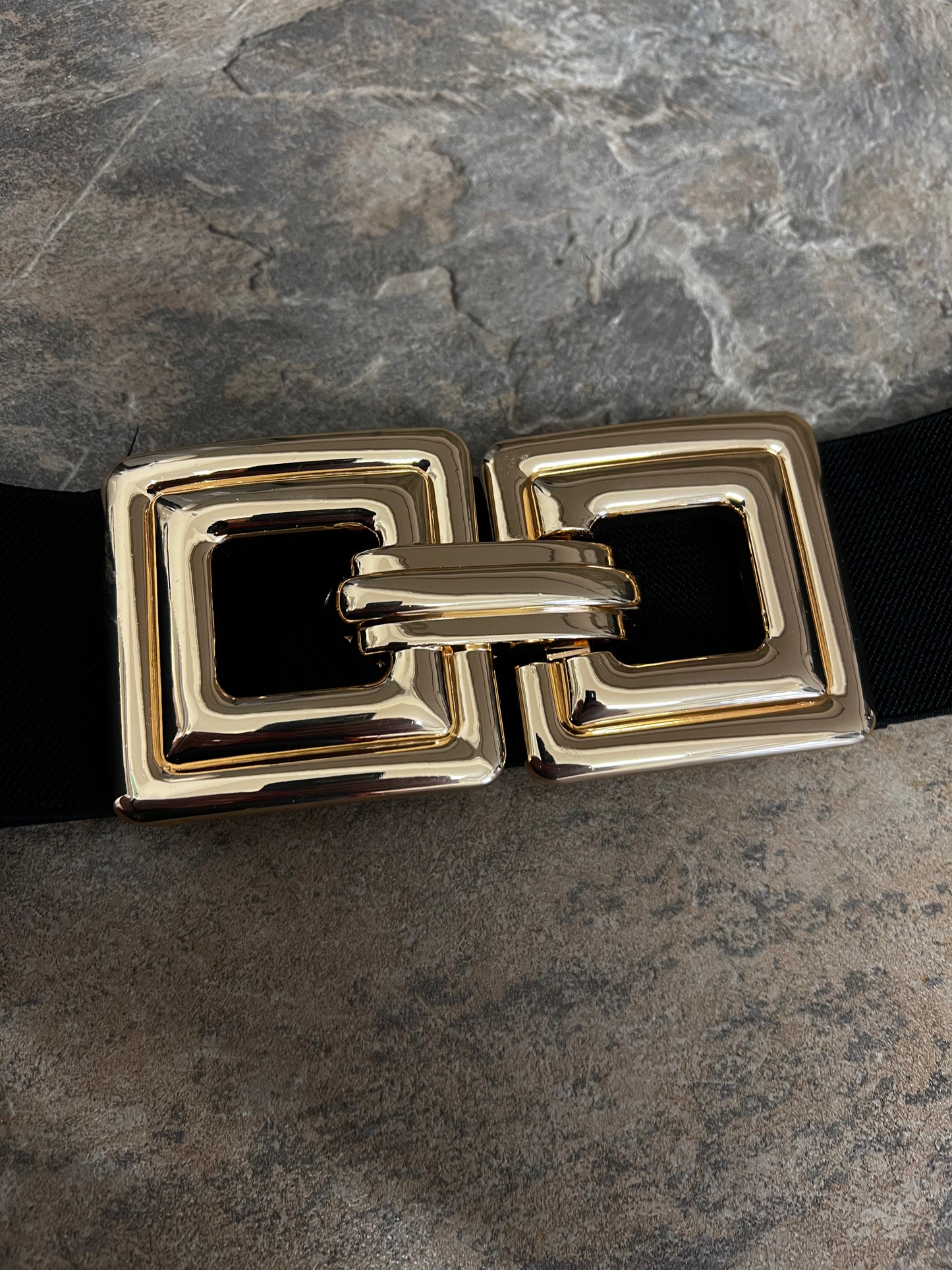 Black and gold square link elasticated belt