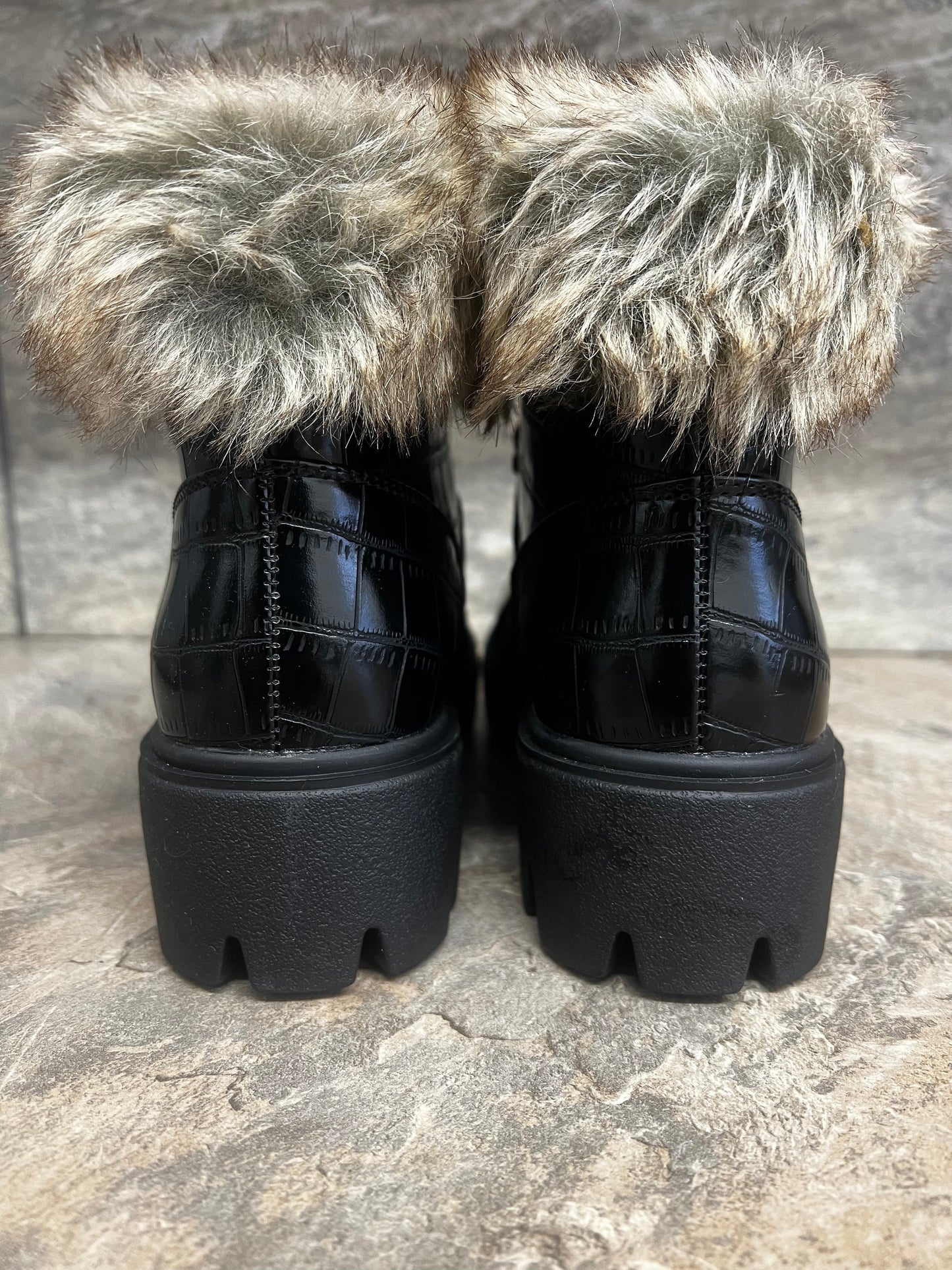 Black croc boot with faux fur sizes 3-8