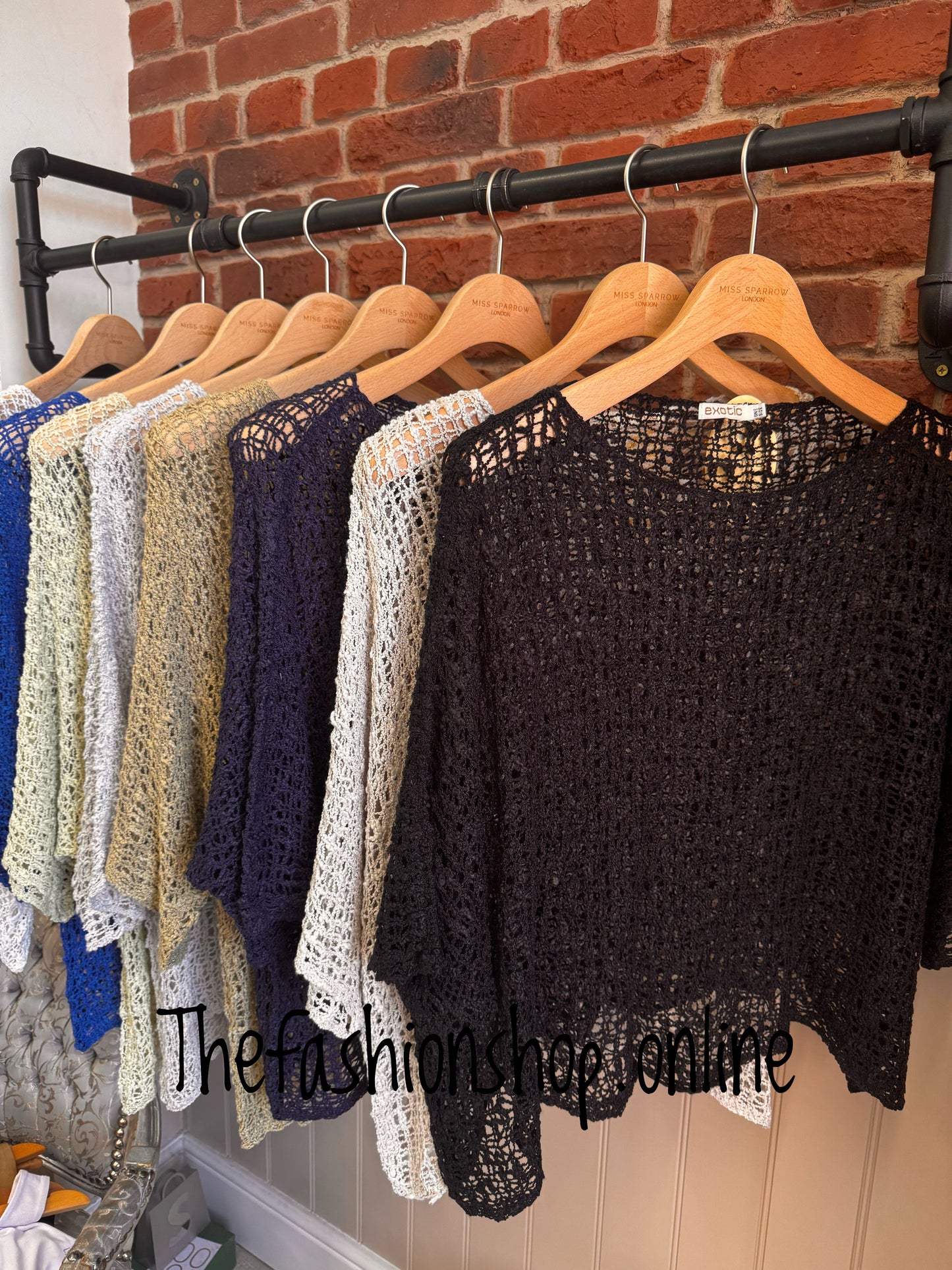 Black popcorn open knit top 10-20