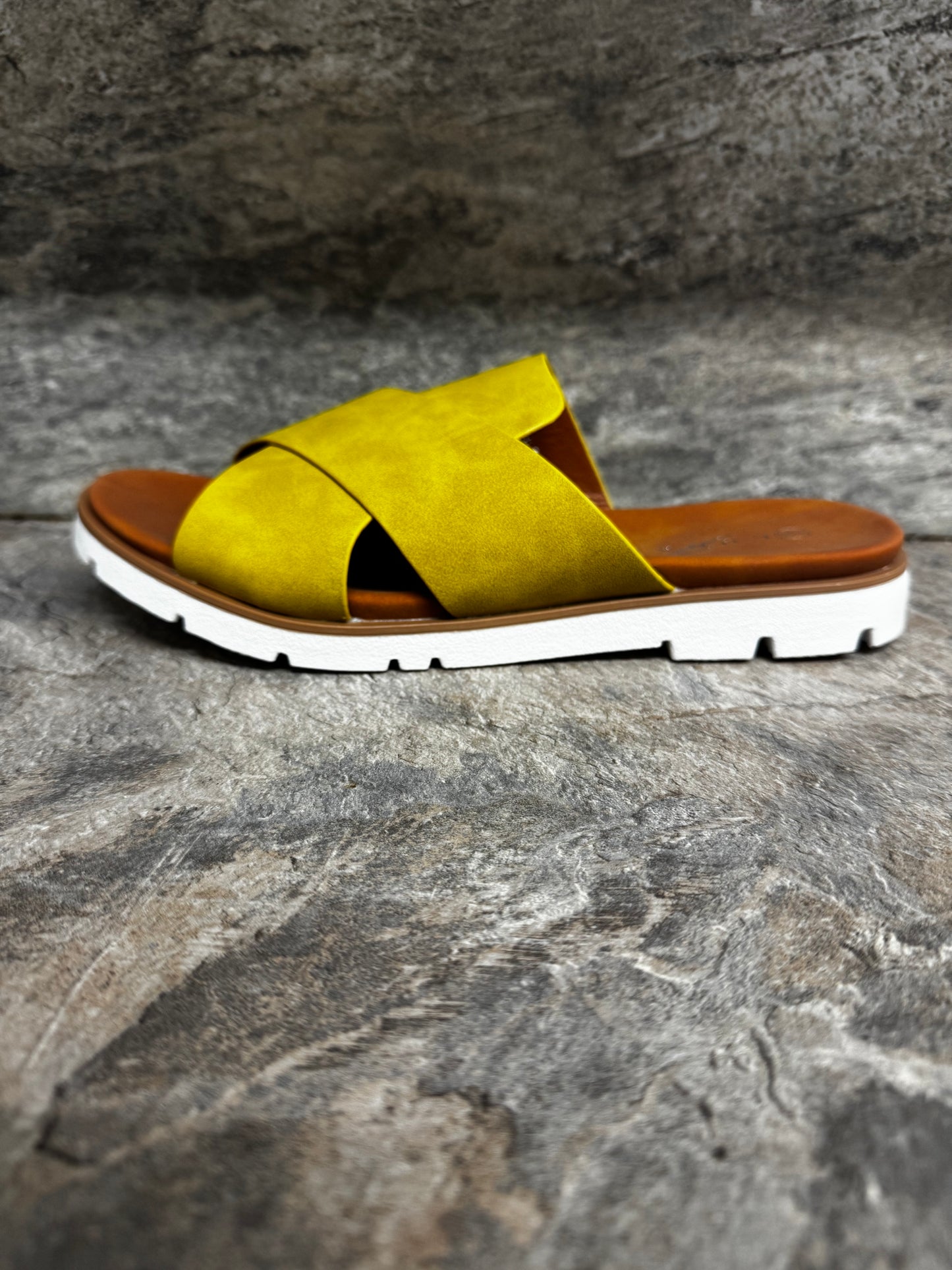 Lunar Chloe lime mule sizes 4-8 (37-41)