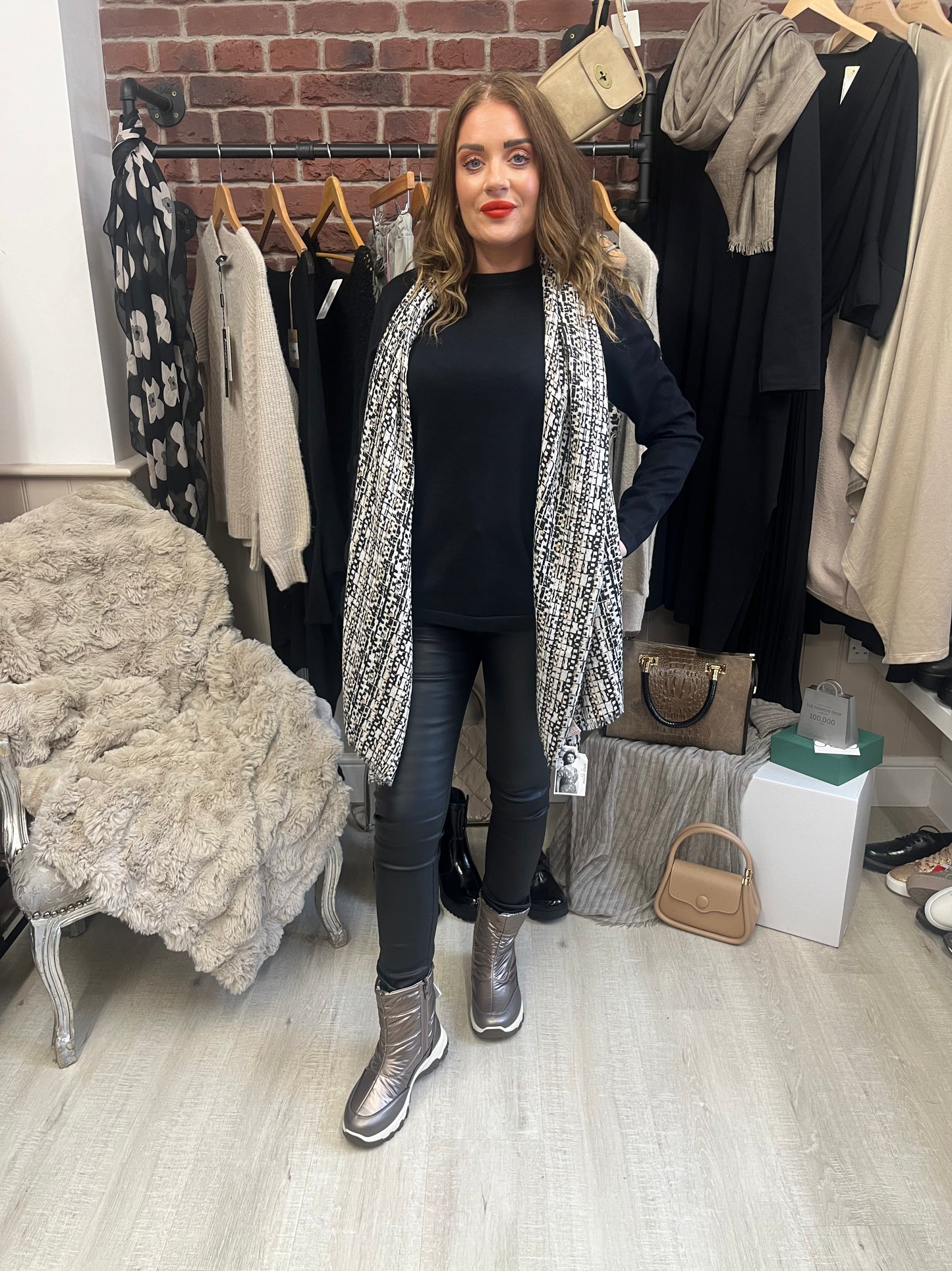 Black round neck jumper sizes 10-16