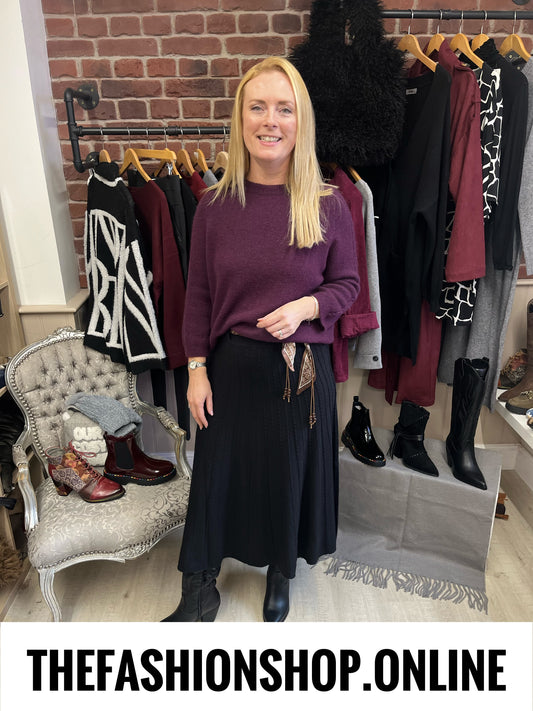Annabelle black knitted A line skirt 10-16
