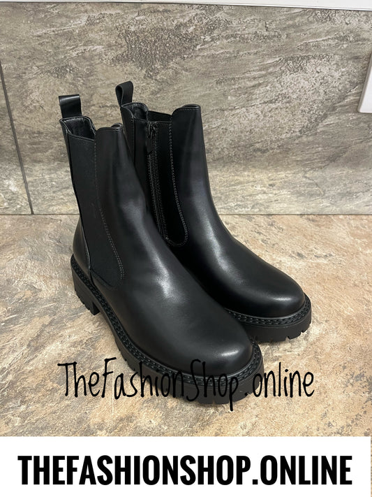 Gracie black Chelsea boot sizes 3-8 (36-41)