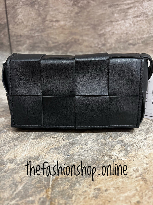 Black small woven bag