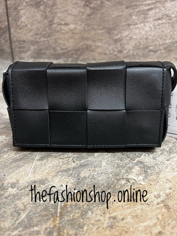 Black small woven bag