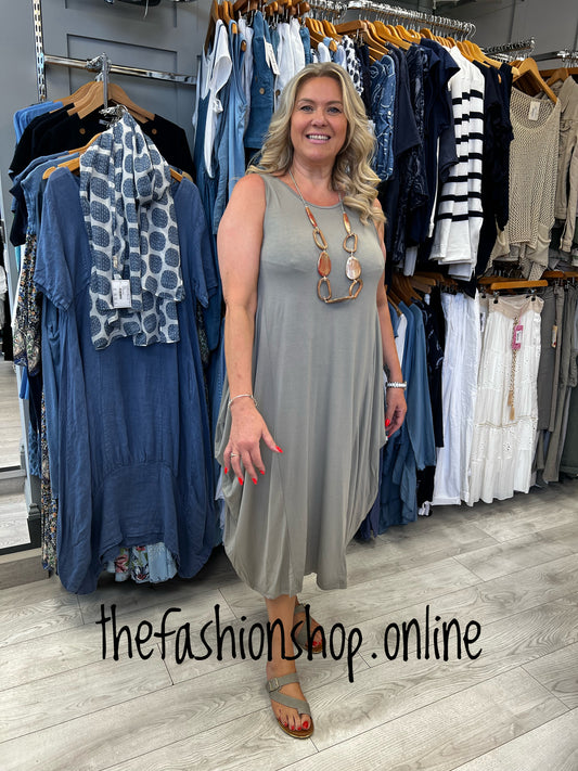 Vest top magic dress in mocha 8-18