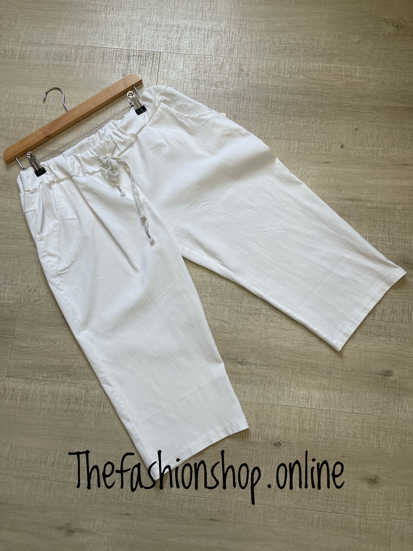 White stretchy cropped trousers 12-22