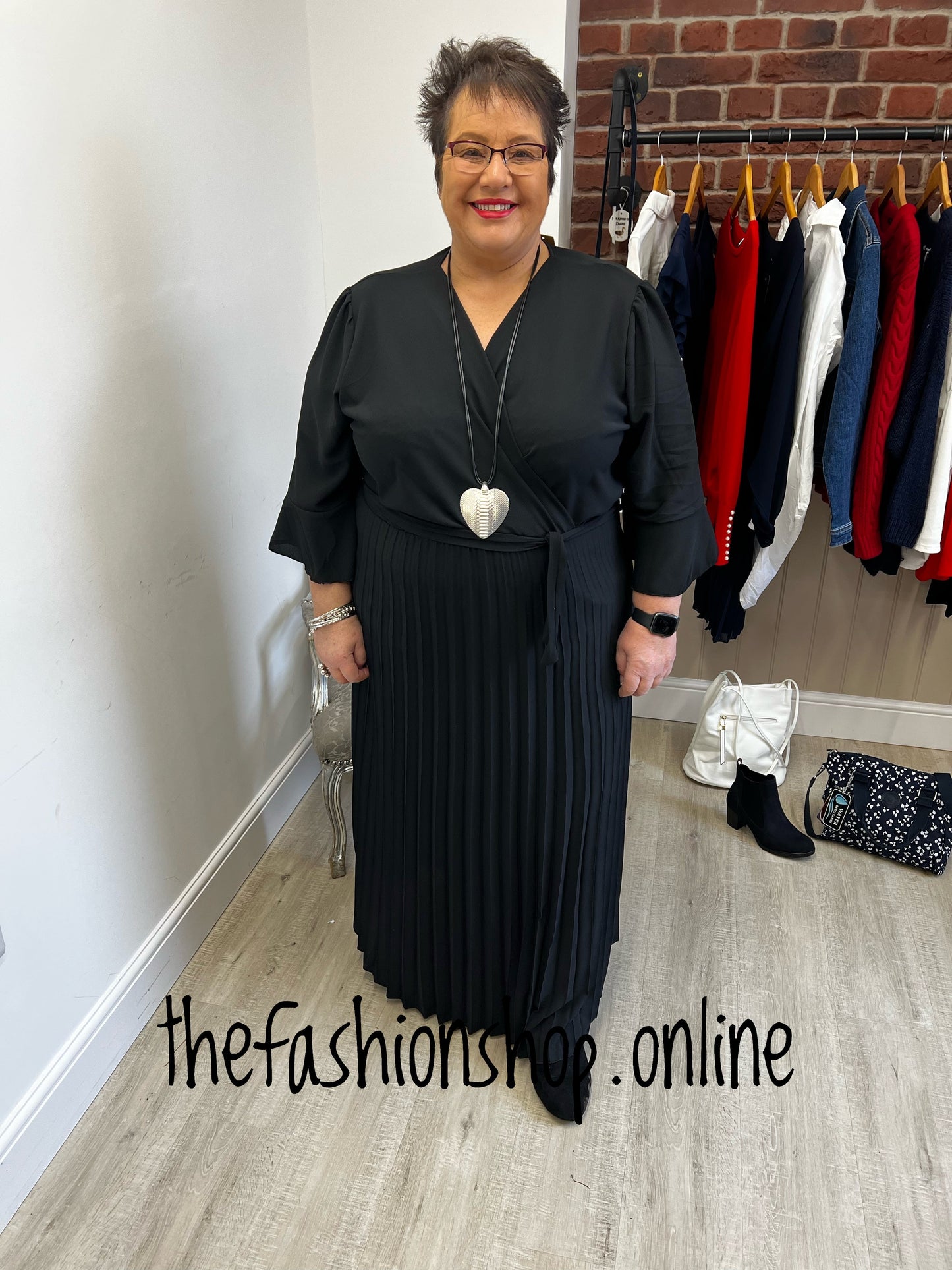 Plus size long black pleated dress 16-26