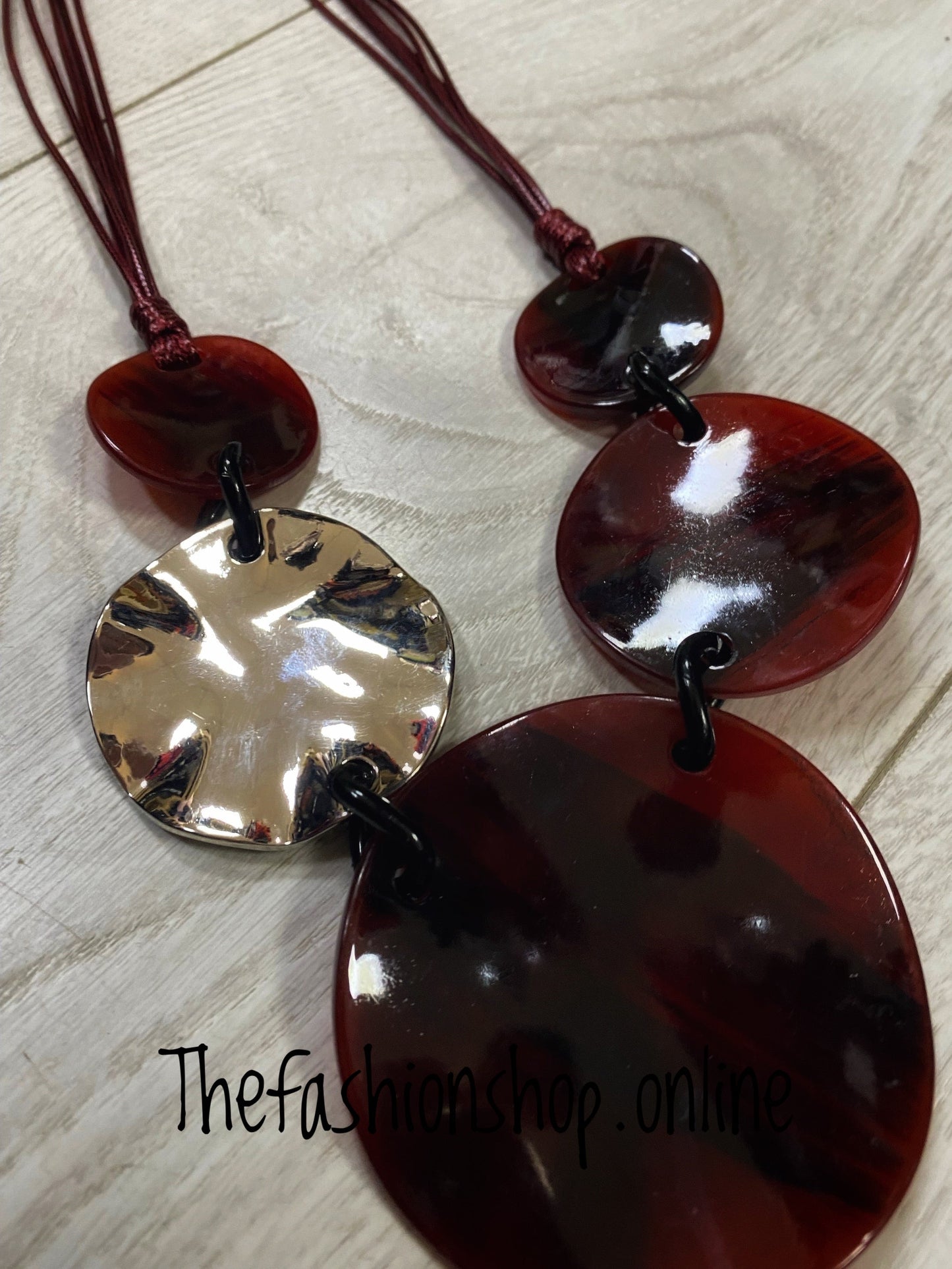 Wine and silver ripple discs necklace