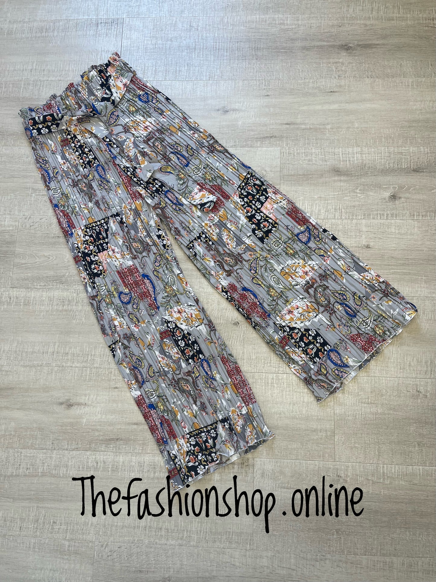Grey multi print pleated wide leg trousers sizes 10-12, 14-16, 18-20