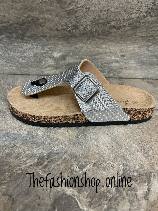 Metallic silver toe post mule sizes 3-8