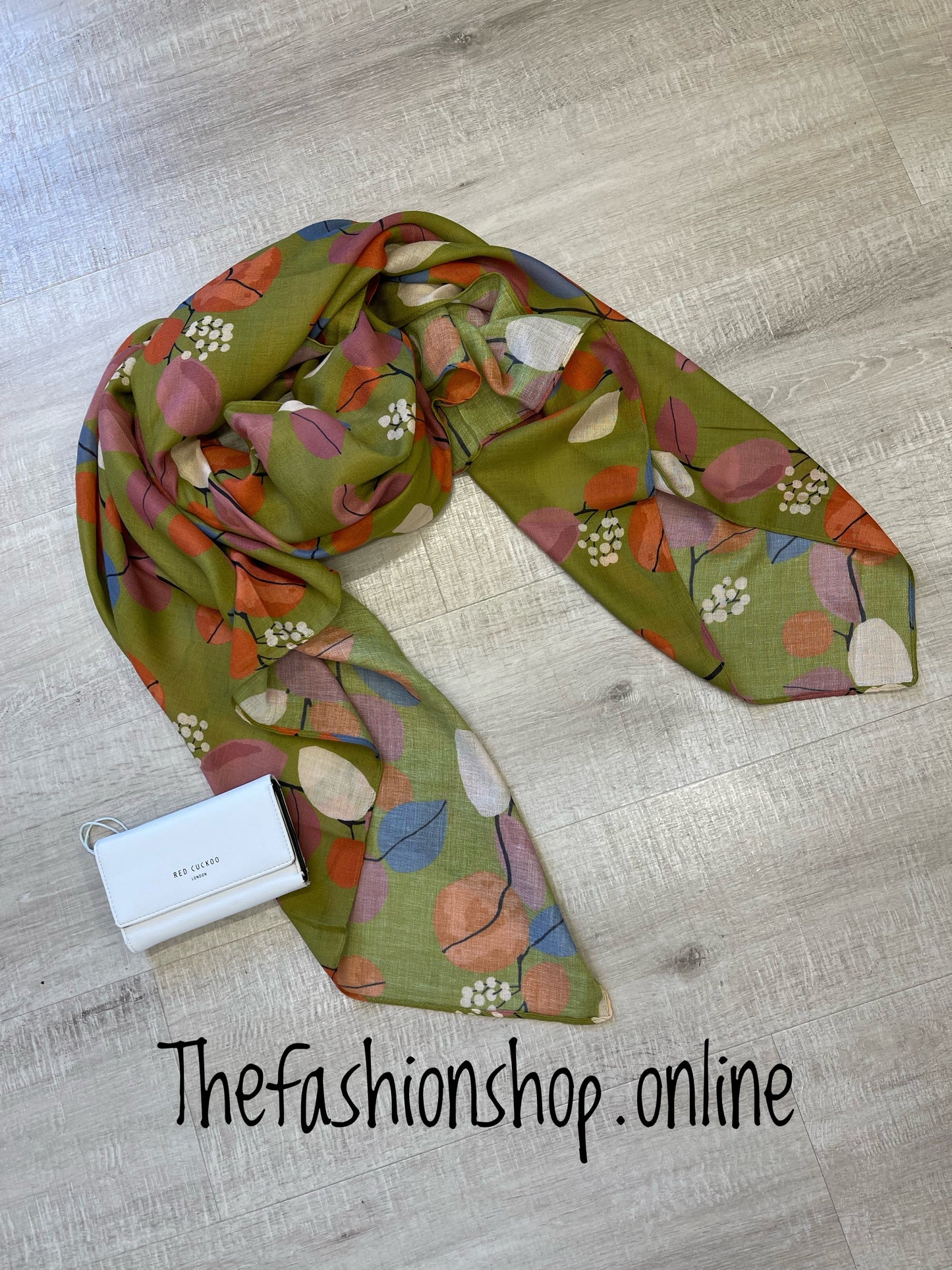 Olive leafy bunch scarf