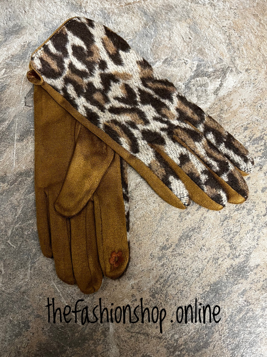 Tan leopard print touch gloves