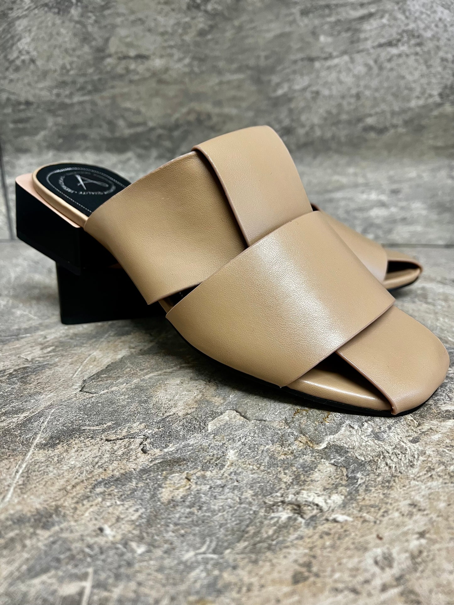 Natural low heel mule with weave straps