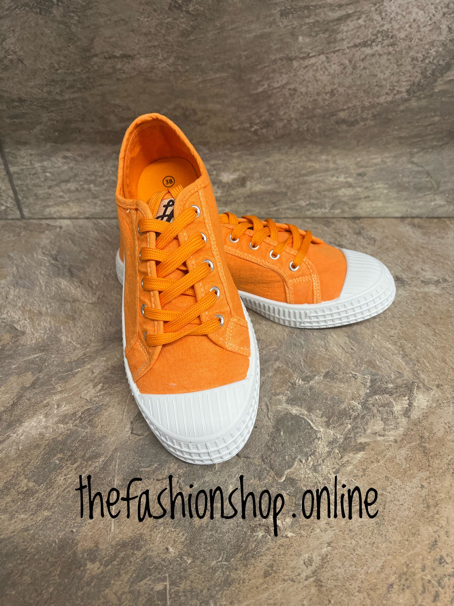 Orange canvas pumps 3-8