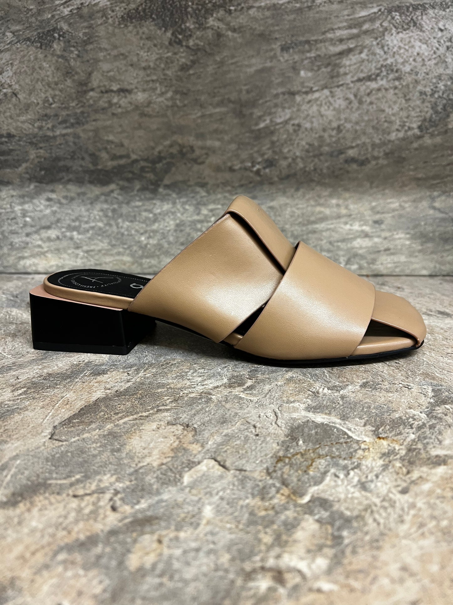 Natural low heel mule with weave straps