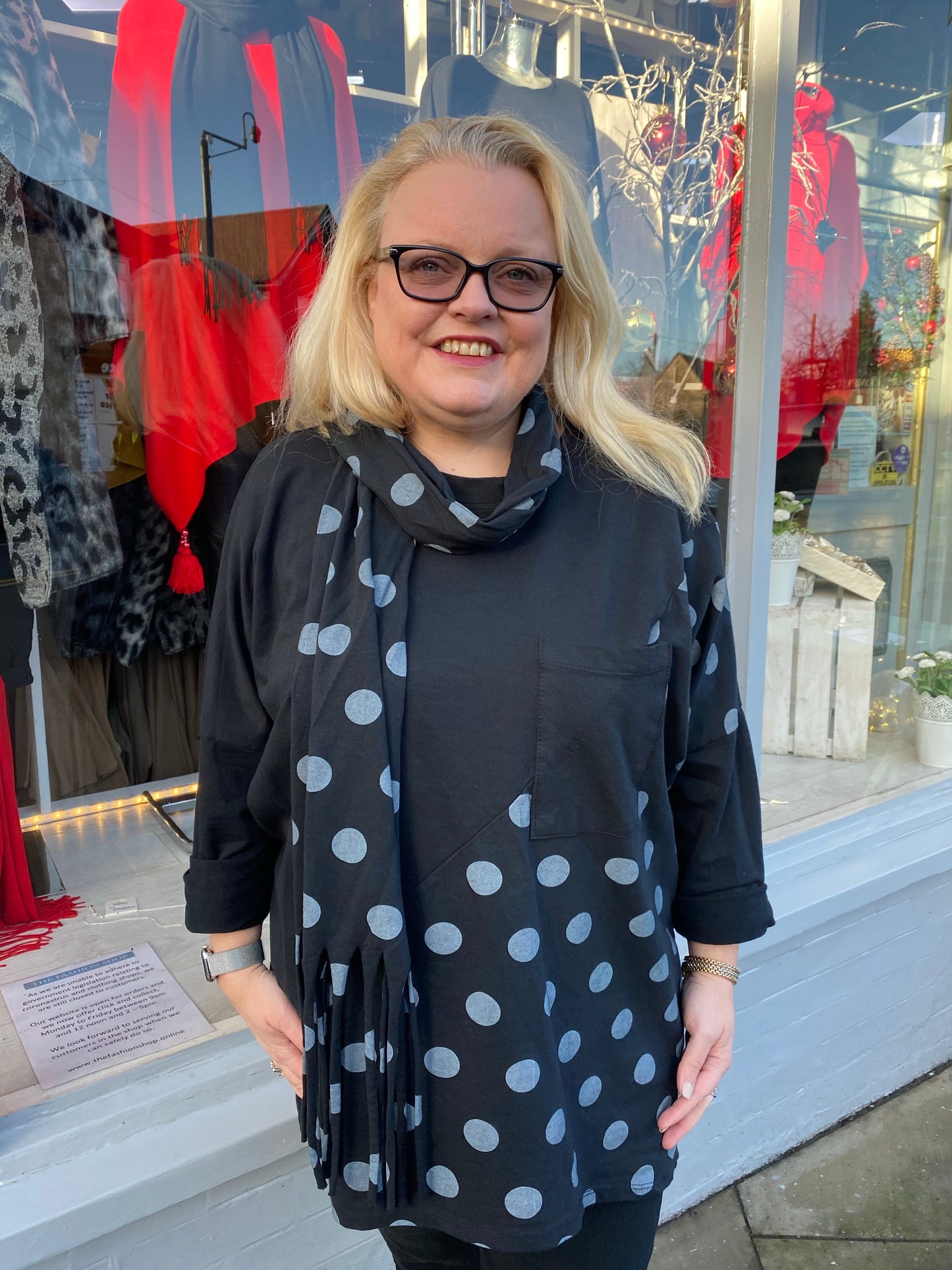 Black spotted top with scarf