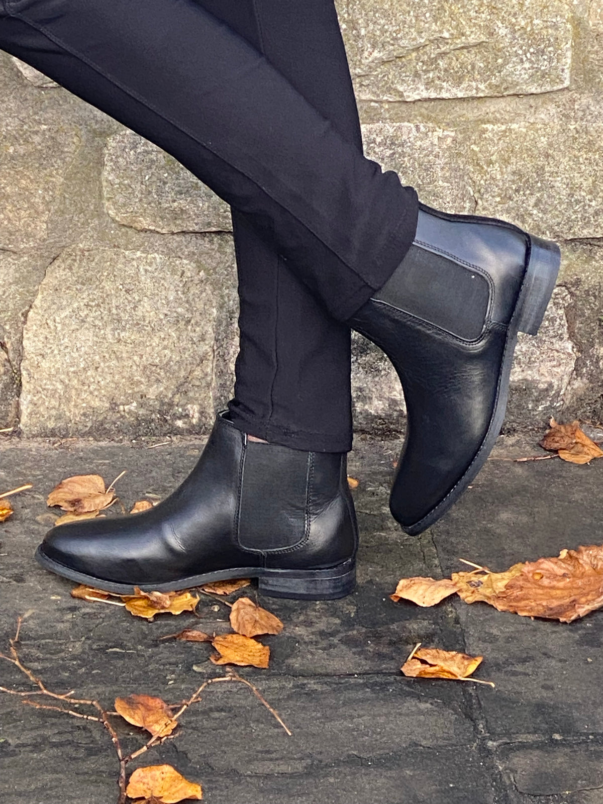 Black leather Chelsea ankle boots