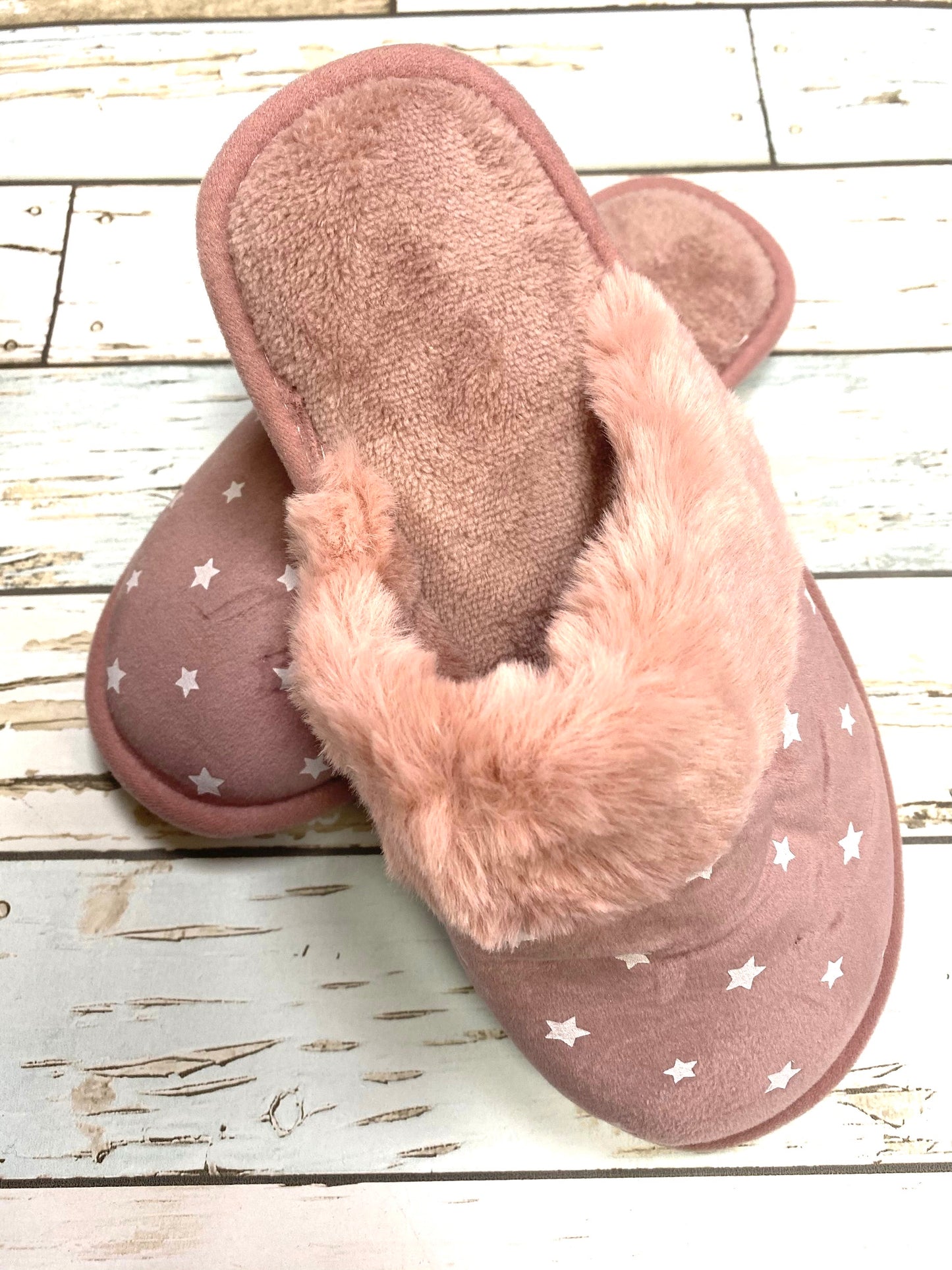 Pink star slippers size 3-8
