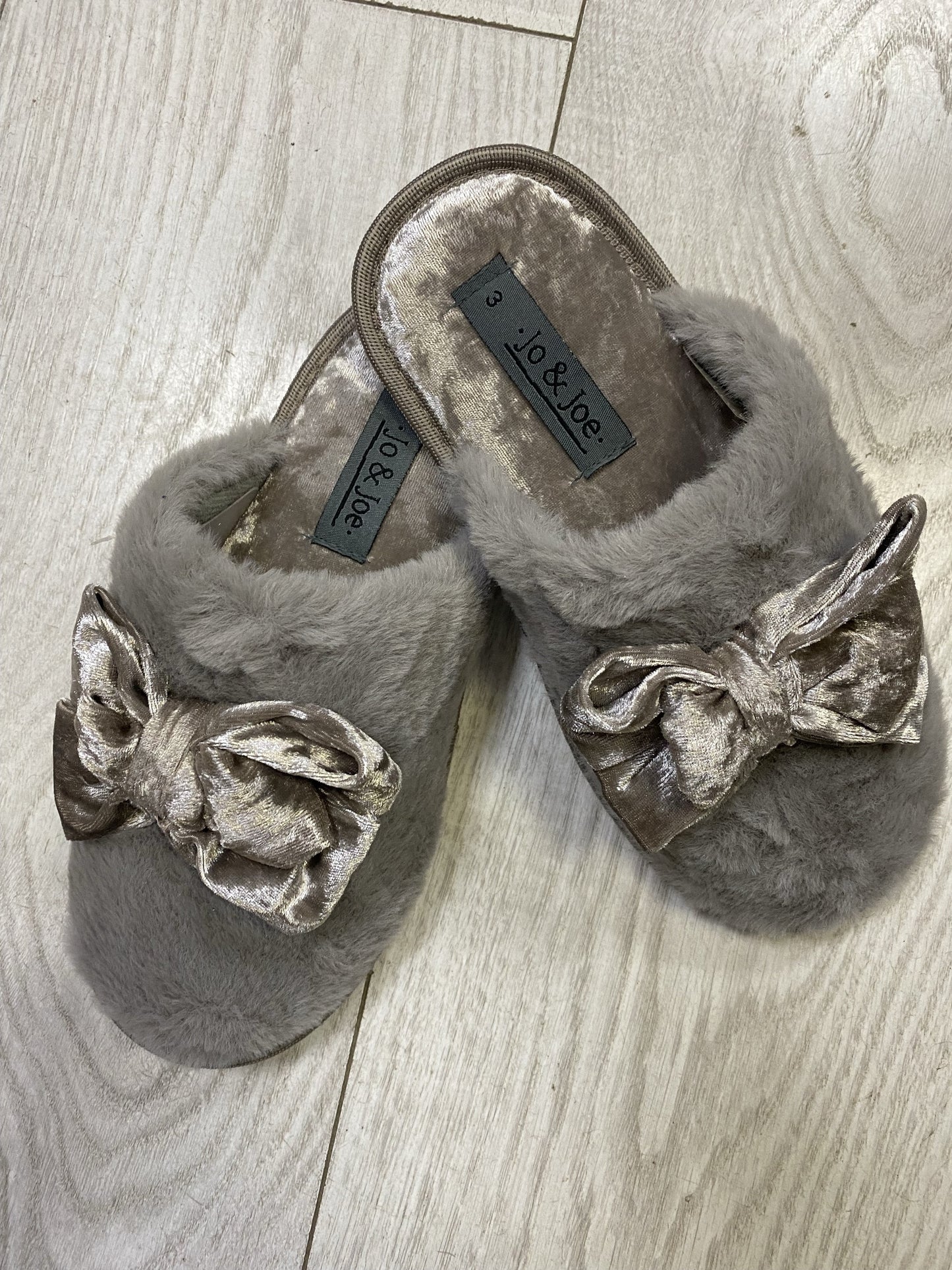 Grey Jo & Joe Beau faux fur slippers