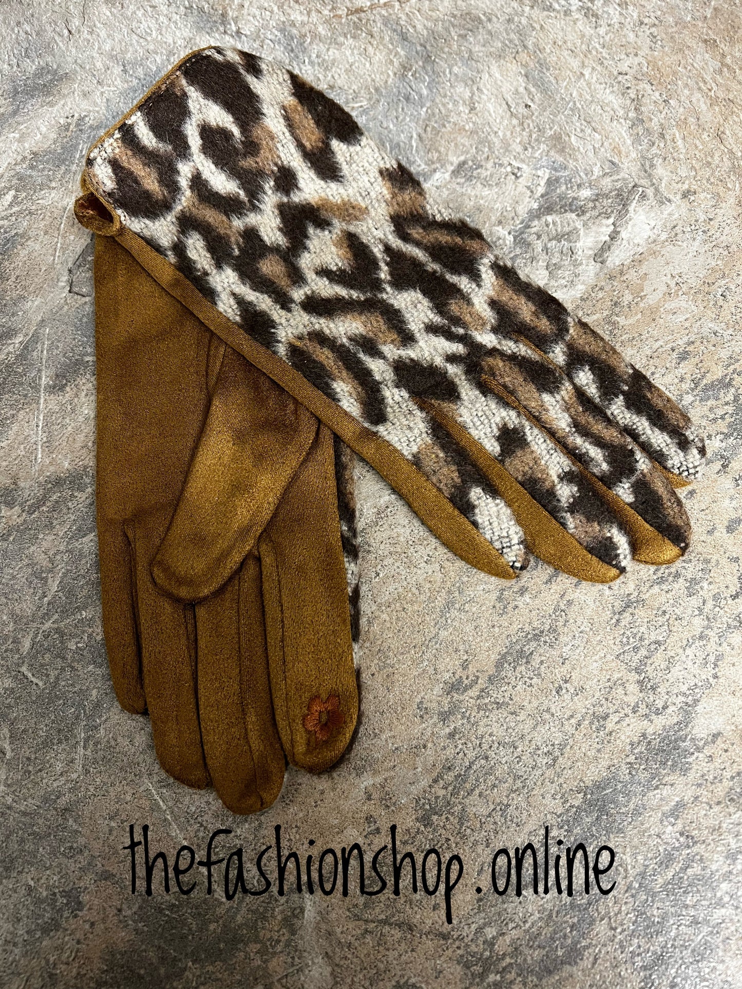 Tan leopard print touch gloves