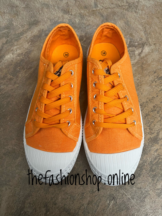 Orange canvas pumps 3-8