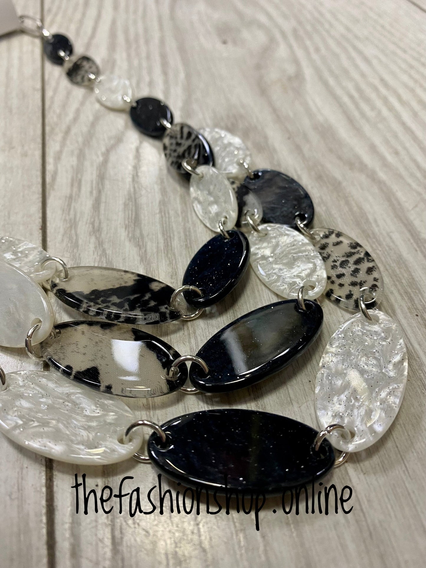 Black and white animal print three row short necklace