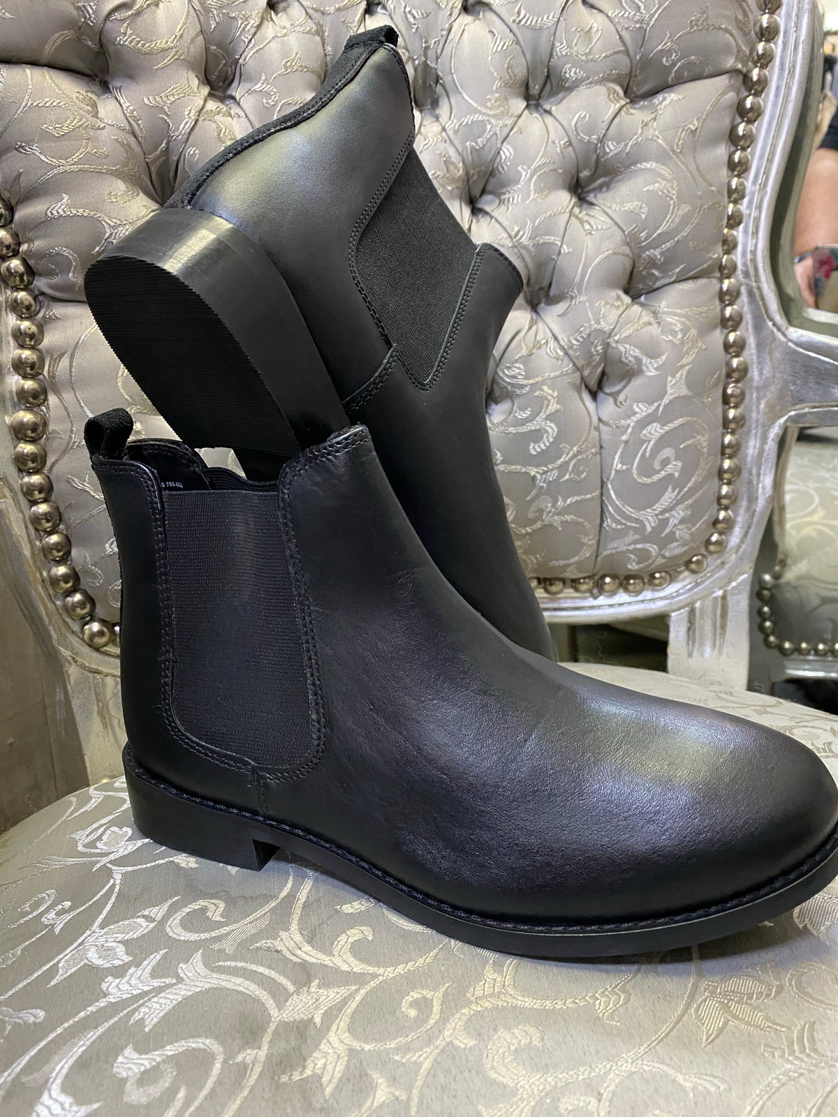 Black leather Chelsea ankle boots