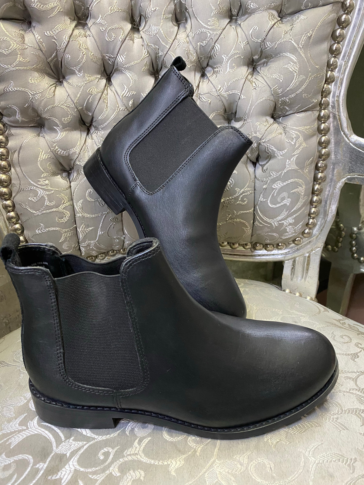 Black leather Chelsea ankle boots